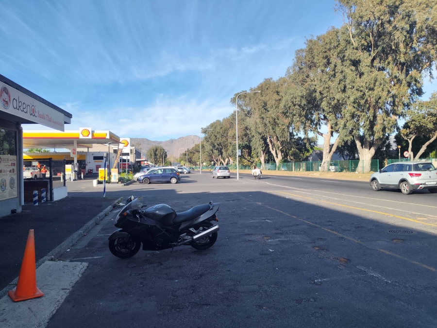 To Let Commercial Property for Rent in Heathfield Western Cape